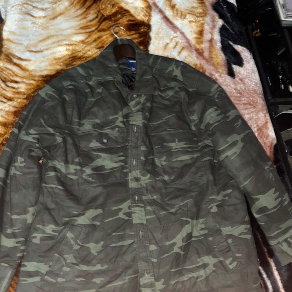 Pre owned  green camo jacket XLT